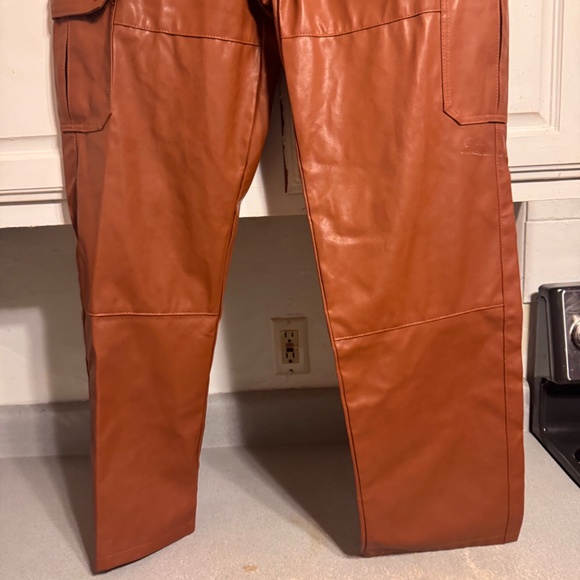 Faux leather cargo pants women’s - Picture 2 of 5